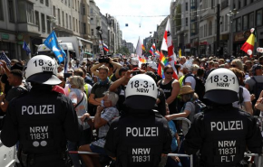 حمله پلیس آلمان به معترضان و بازداشت ۳۰۰ نفر