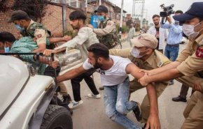 حمله وحشیانه پلیس هند به عزاداران حسینی در کشمیر