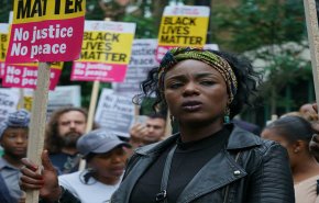 مفكرون ونخبة يطالبون بوقف اضطهاد السود في أميركا 