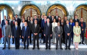 أعضاء الحكومة التونسية الجديدة يصرحون بمكاسبهم ومصالحهم