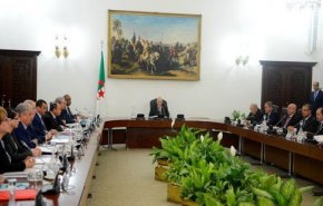 مجلس الوزراء الجزائري يصادق على مشروع تعديل الدستور
