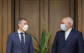 توئیت ظریف پس از دیدار با همتای سوئیسی: بازگشت به تجارت عادی، اولویت جهانی است