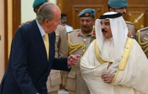 الصفقات المشبوهة بين ملك البحرين وملك إسبانيا السابق