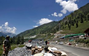 الصين تسلم نيودلهي 5 هنود محتجزين لديها