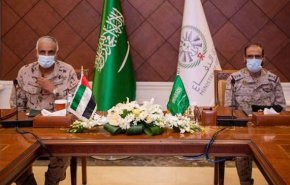 دیدار فرمانده ائتلاف سعودی علیه یمن با فرمانده اماراتی