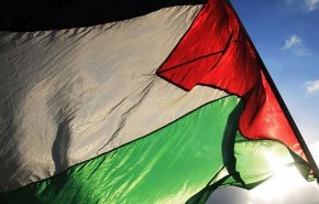 حرقوا فلسطينَ السليبةَ وردةً