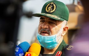 سرلشکر سلامی: آمریکا از درون پوسیده است/ مردم عزیز ایران با آرامش زندگی کنند