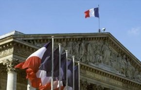 فرنسا تحذر من انهيار لبنان إذا لم يشكل حكومة جديدة
