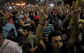 شاهد استمرار التظاهرات الليلية في مصر لليوم الرابع على التوالي