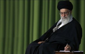 رهبر انقلاب: گذشت زمان هرگز نخواهد توانست یاد ارجمند شهیدان عزیز را از خاطر ملت ایران بزداید
