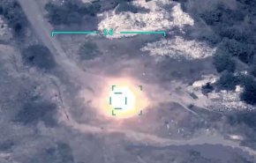 شاهد لحظة استهداف منظومة دفاع جوي أرمينية  بطائرة أذربيجانية