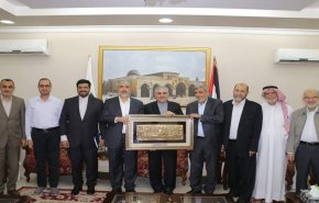 حماس تكرم السفير الايراني في الدوحة