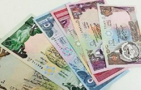 وفاة أمير الكويت يربك الأسواق.. البورصة تخسر والدينار يتراجع