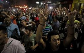 هتافات مناهضة للسيسي في جنازة شاب قتل على يد الشرطة المصرية