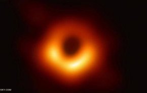 الصورة الأولى للثقب الأسود تدعم نظرية النسبية لأينشتاين