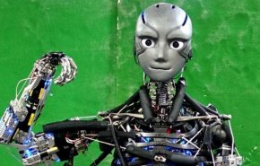 بالفيديو..روبوت يقتحم عالم الرياضة ويعلم البشر تمارين شاقة داخل صالة الجيم