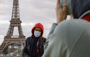 بحران کرونا پاریس را به تعطیلی کشاند