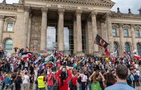 مردم آلمان دوباره در مخالفت با محدودیت‌های کرونا تظاهرات کردند