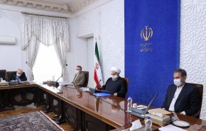 روحاني يدعو لتجاوز الروتين الإداري لتسهيل التجارة مع دول الجوار