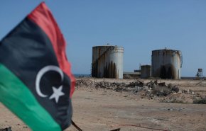 ليبيا تخسر نصف إنتاجها من النفط بسبب الانقسامات السياسية