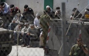 ۴۰ اسیر فلسطینی اعتصاب غذا کردند

