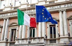سيناتور إيطالي: الاتحاد الأوروبي يبيع الأوهام