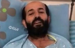 الأخرس يطالب بعلاجه في مستشفى فلسطيني
