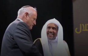 شاهد.. ابن سلمان يجند رجل دين سعودي للمهمة القذرة!