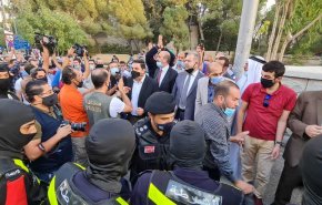 تظاهرات مردم اردن در مقابل سفارت فرانسه