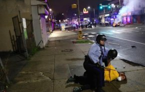 حظر تجول في فيلادلفيا بعد احتجاجات عنيفة على مقتل رجل أسود
