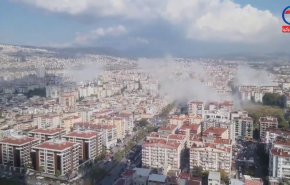مشاهد تظهر ماذا فعل الزلزال الكبير بمدينة إزمير  التركية 