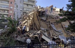 فیلم| لحظه فرو ریختن یک ساختمان در شهر ازمیر ترکیه بر اثر زلزله