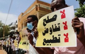 شاهد..صحفي سوداني يوبّخ وزير الخارجية بسبب التطبيع 