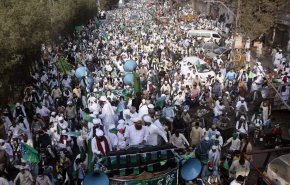 تظاهرات گسترده پاکستانی‌ها مقابل سفارت فرانسه در اسلام ‌آباد+عکس