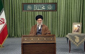 قائد الثورة : سياسة ايران واضحة ولن تتغير بتغيير قادة أميركا 