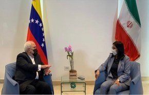 ظريف يلتقي نائبة الرئيس الفنزويلي 