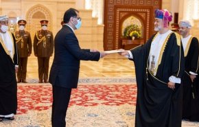 سفیر جدید ایران استوارنامه خود را تقدیم سلطان عمان کرد