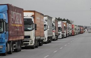 13 شاحنة مساعدات أممية تدخل إدلب
