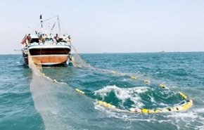 توقیف سفينتي صيد غير مشروع في جنوب ايران