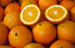 إليكم مخاطر وفوائد تناول البرتقال