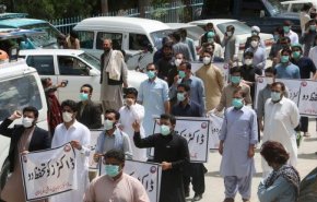 مسيرة حاشدة بباكستان في ظل الموجة الثانية من تفشي فيروس كورونا
