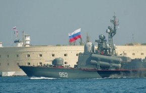 أول رد من امريكا على ملاحقة روسيا لمدمرتها في بحر اليابان
