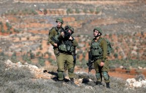 جيش الاحتلال يحتمي بالقماش عند الحدود مع لبنان 
