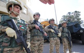 الجيش الاردني يشتبك مع متسللين على الحدود السورية
