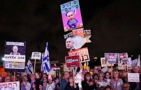 تجمع گسترده معترضان مقابل اقامتگاه نتانیاهو
