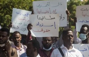 سودانی‌ها از ولی‌عهد ابوظبی به دیوان کیفری بین‌المللی شکایت می‌کنند
