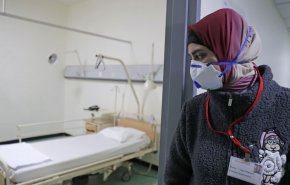 طبيب سوري يغلق عيادته ويطلق صرخة مناشدة