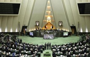 البرلمان الايراني يبلغ الحكومة بقرار خفض الالتزامات النووية لتنفيذه