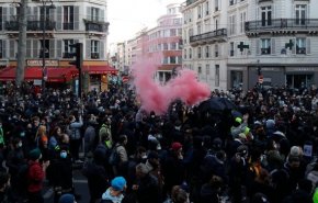 درگیری میان پلیس فرانسه و معترضان
