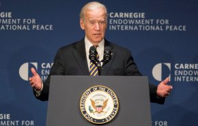 بايدن يحذر من ذروة كورونا ويوجه رسالة للأمريكيين